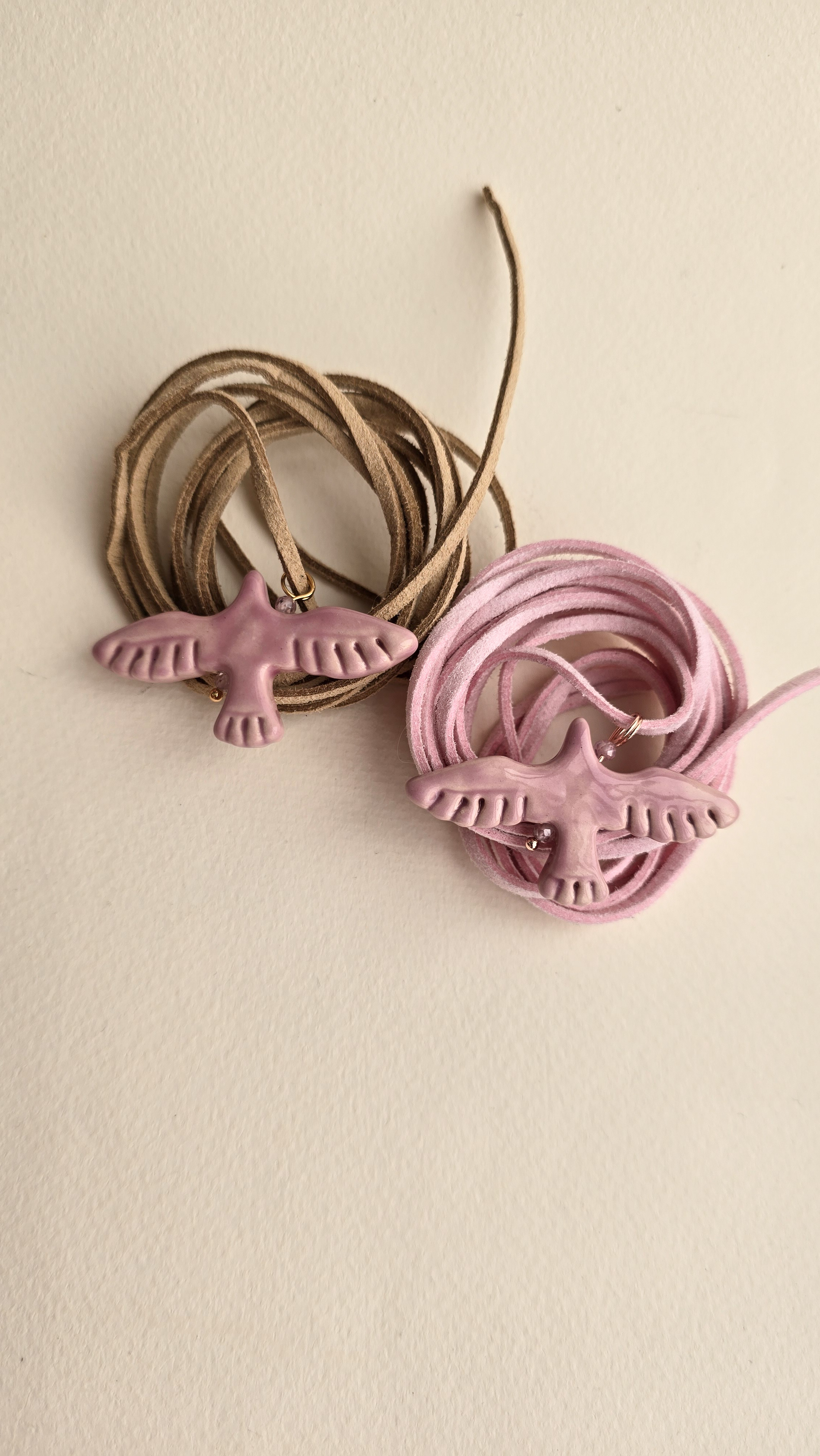 Підвіска керамічна Рожева мрія класичної форми на шнурівці бантиком