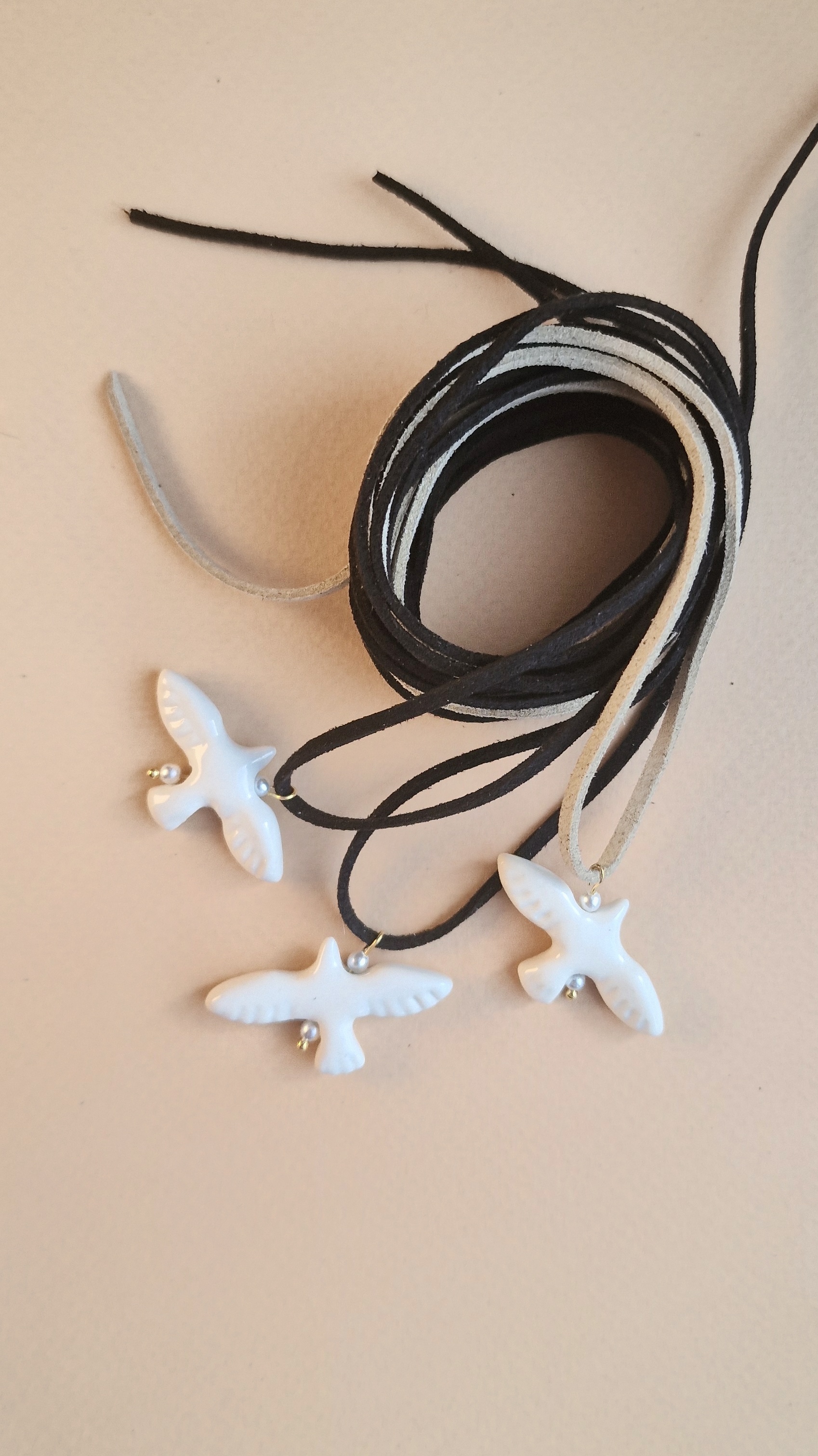 Підвіска керамічна біла пташечка два крила