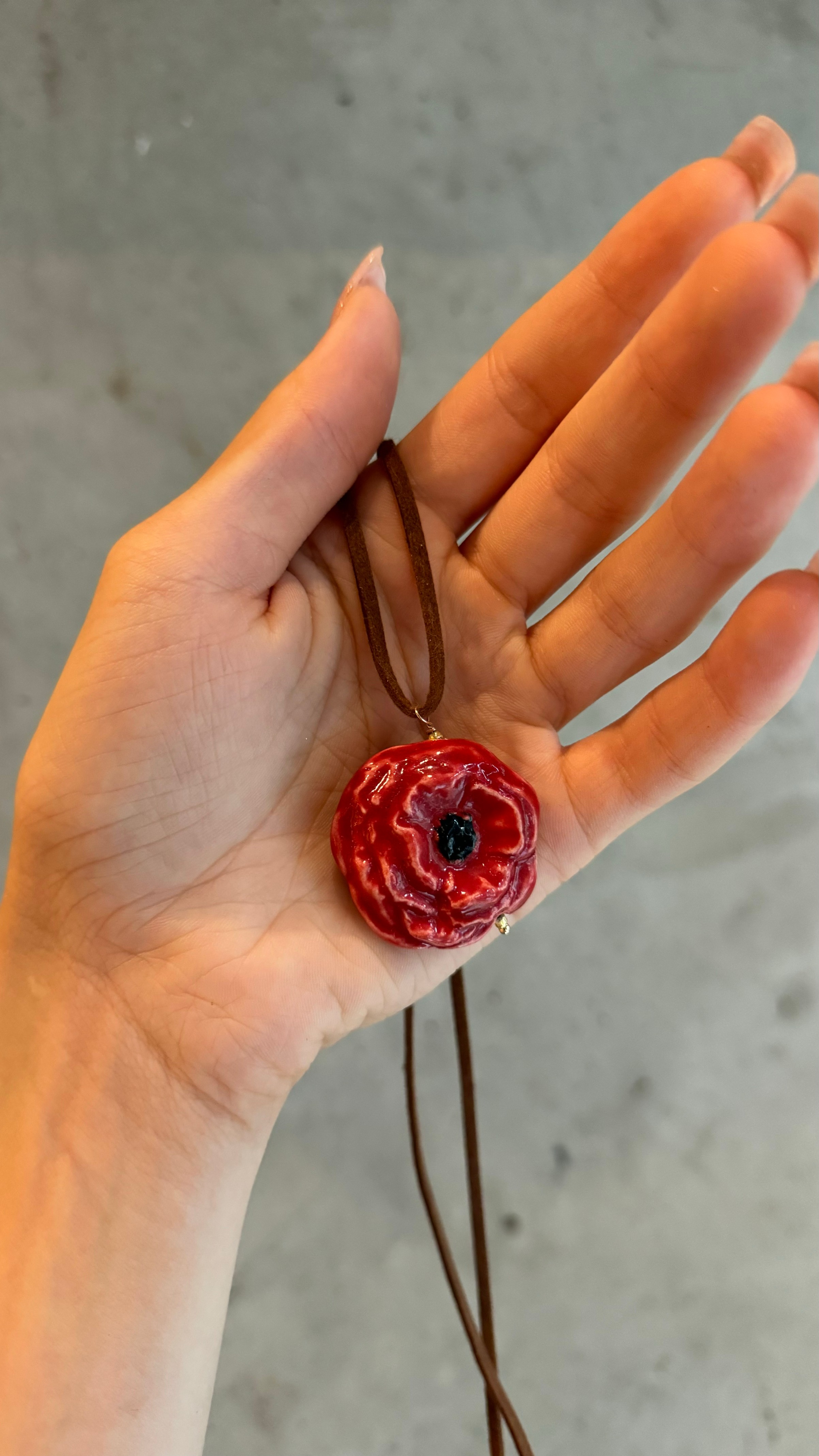 Підвіска керамічна квітка червоний мак