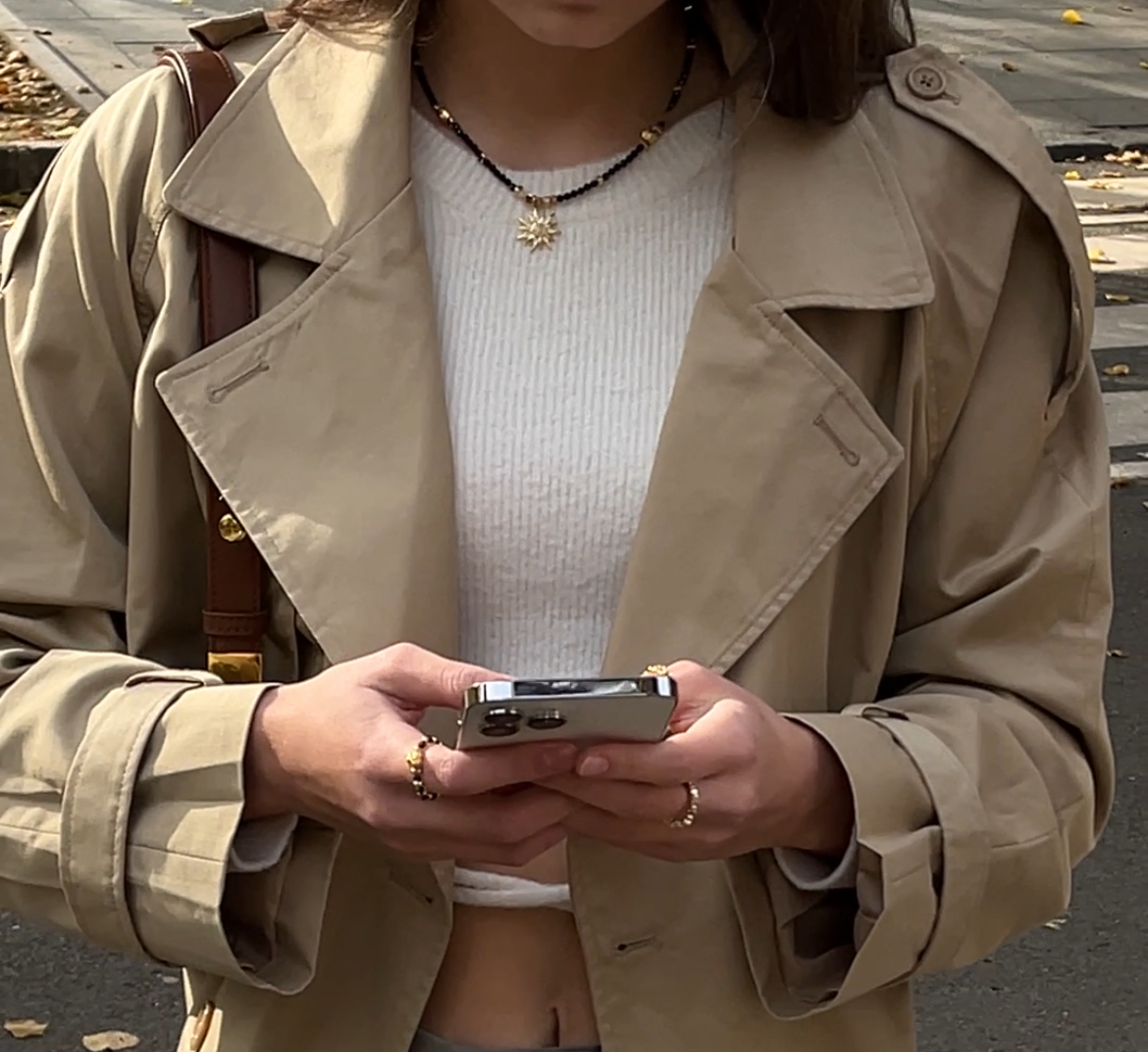 Кольє з чорного циркону та підвіскою сонцем маленьким, позолота, інкрустація фіанітами, колір золото