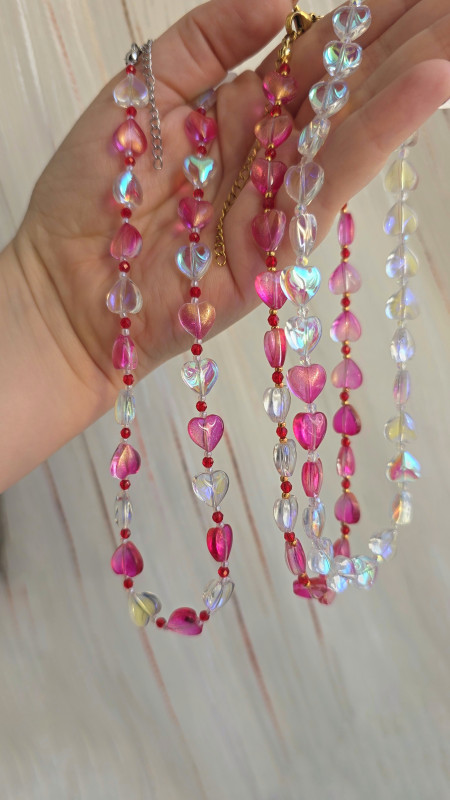 Чокер на шию з кристалів у формі сердечок рожево білих