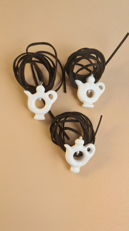 Підвіска керамічна біла намистина маленький куманець