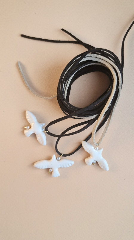 Підвіска керамічна біла пташечка два крила